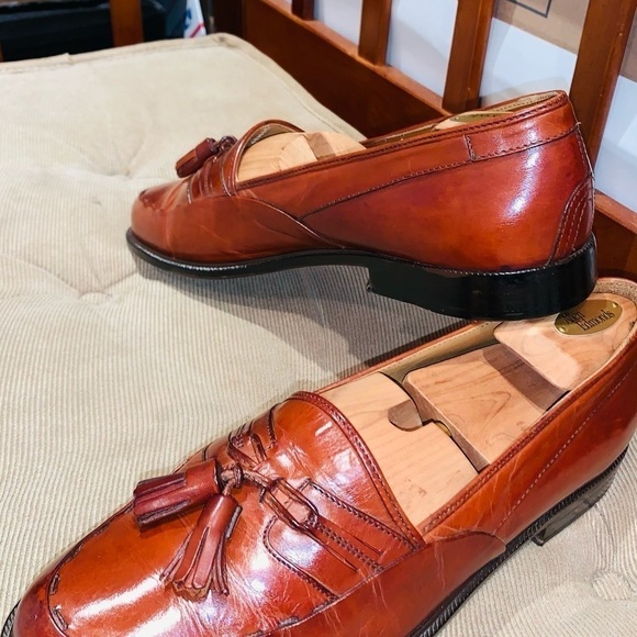 Cable & Company Italian Leather Tassel Loafers. - Picture 2 of 14